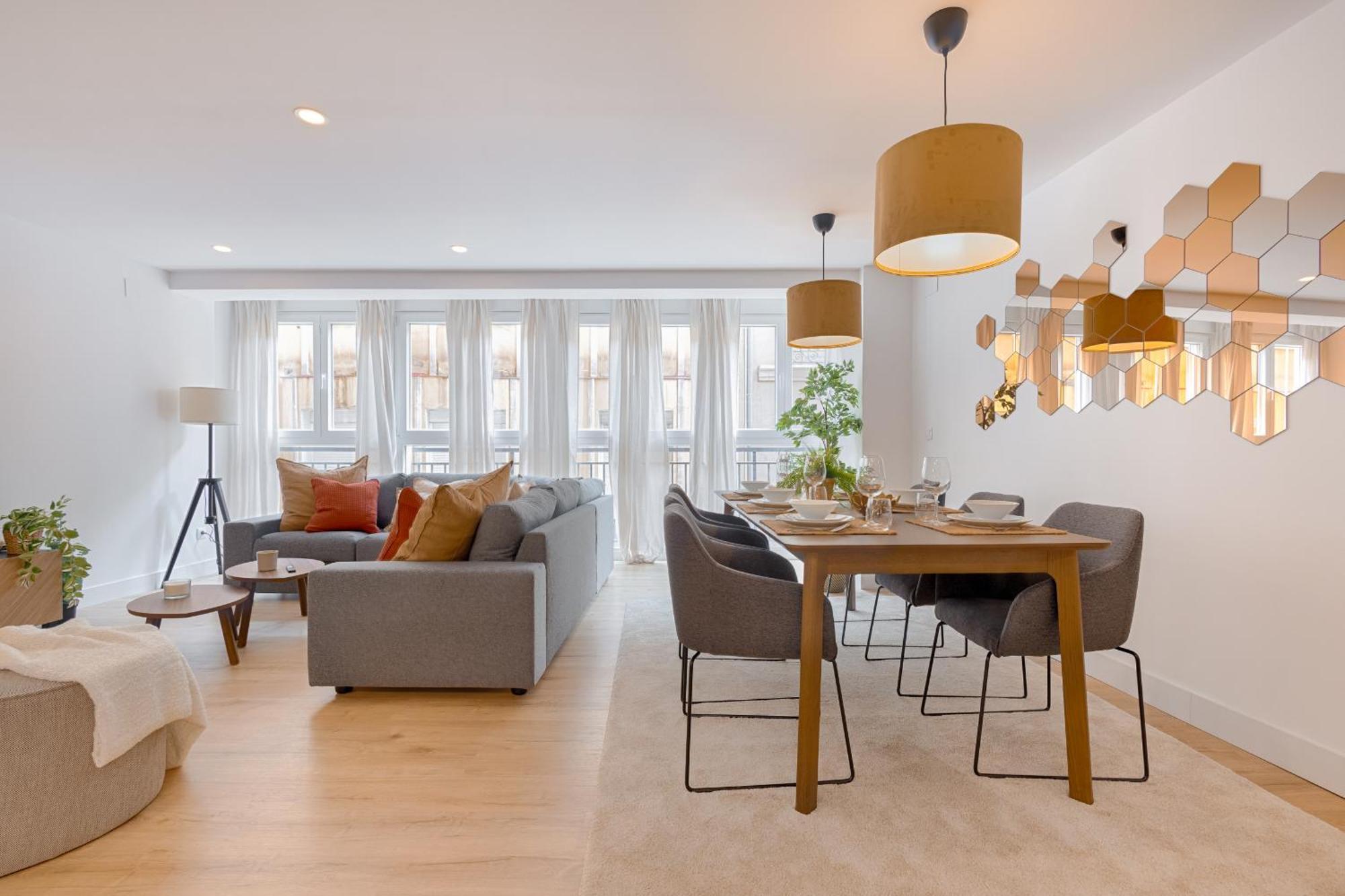 Lejlighed C26 Gorgeous 4 Bdrm In Plaza Uncibay *